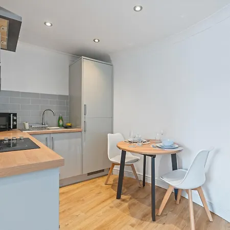- - Free Parking - Sleeps 7 Leeds (West Yorkshire)