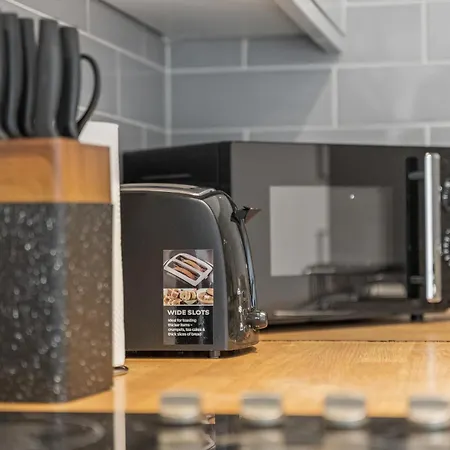 - - Free Parking - Sleeps 7 Apartment Leeds (West Yorkshire)