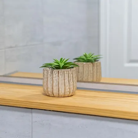 Apartament - - Free Parking - Sleeps 7 *