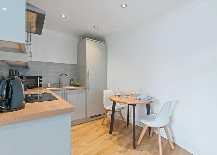 - - Free Parking - Sleeps 7 Leeds (West Yorkshire)