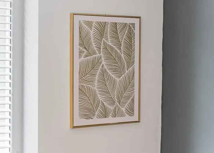 Appartement - - Free Parking - Sleeps 7 *