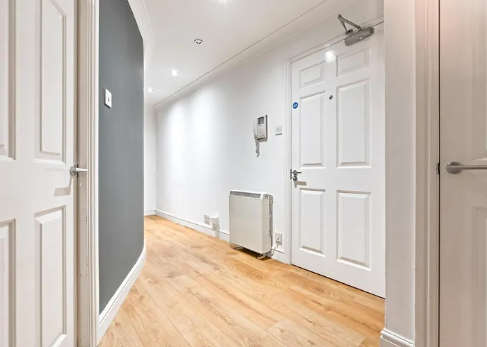 Appartement - - Free Parking - Sleeps 7