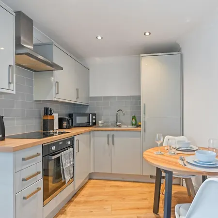 - - Free Parking - Sleeps 7 * Leeds (West Yorkshire)